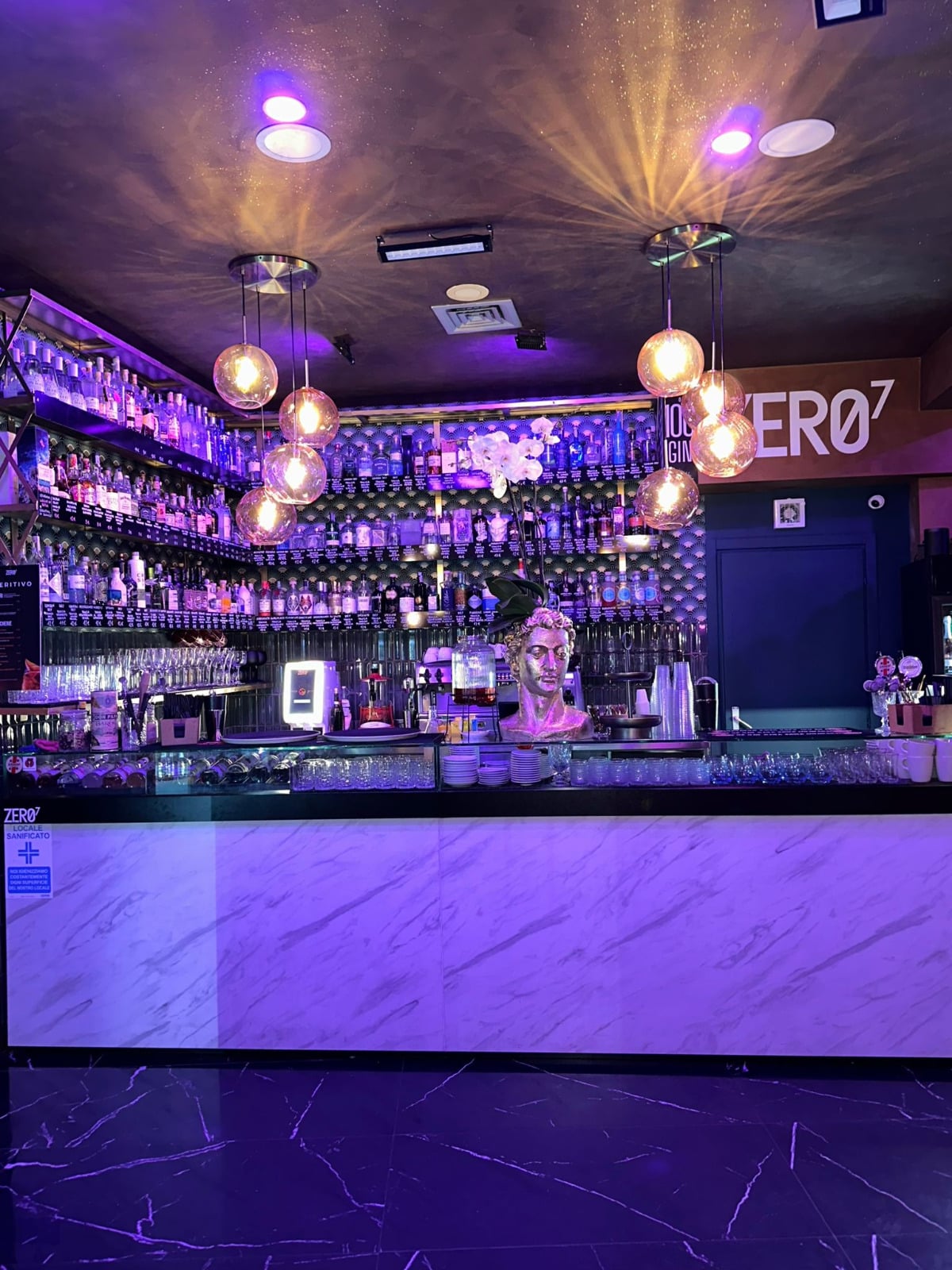 Zero7 Lounge Bar