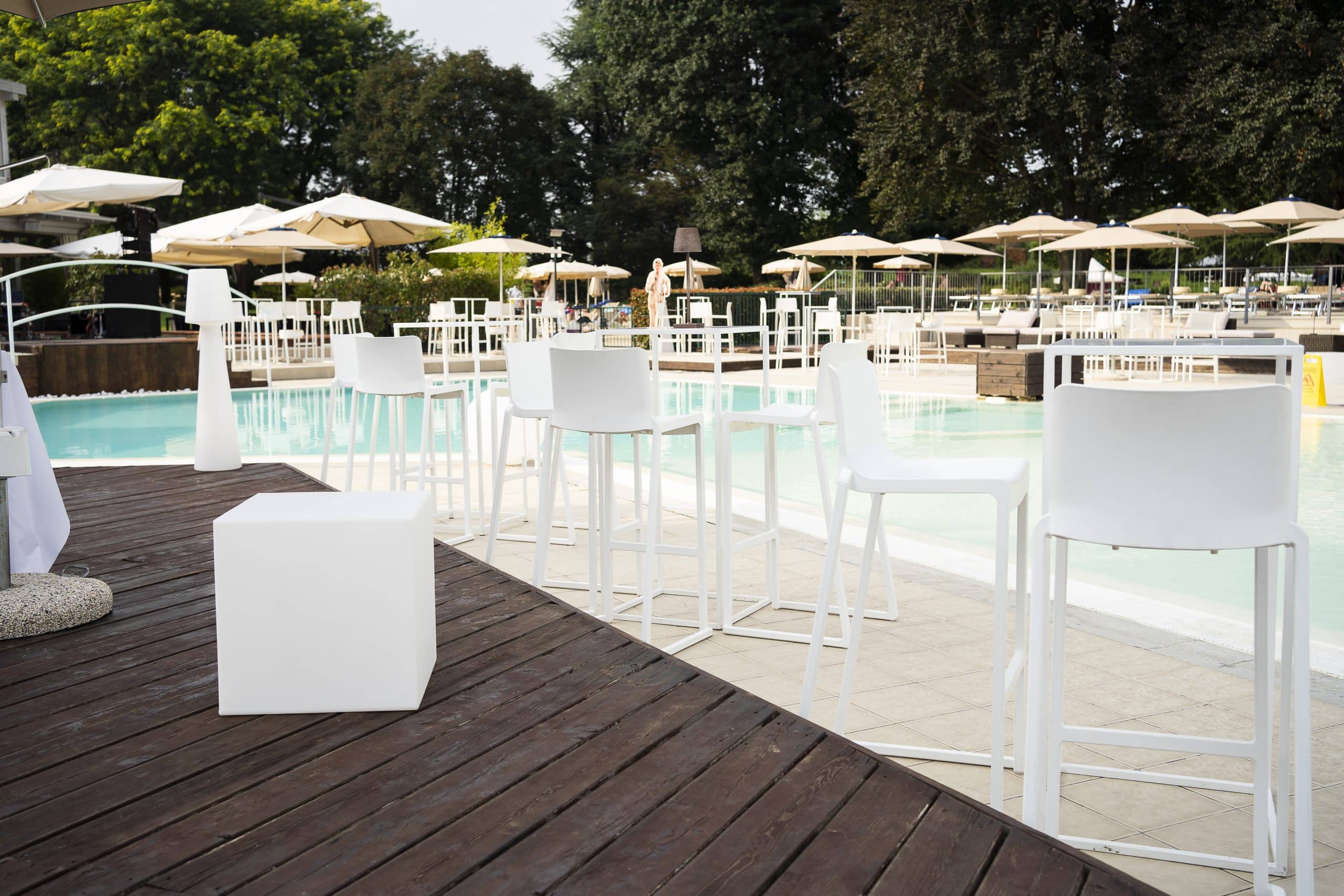 Rosso Food and More bordo piscina