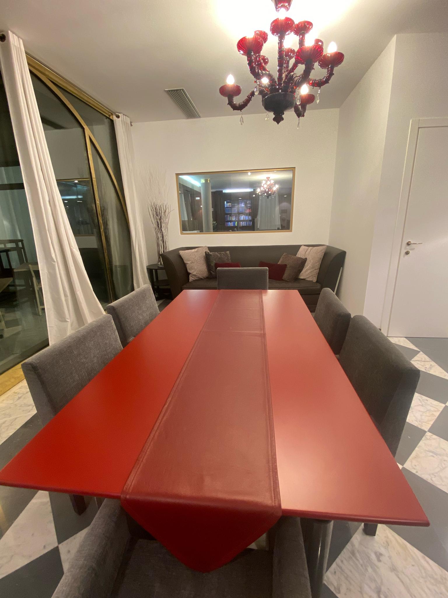 Sala meeting COWO Magenta
