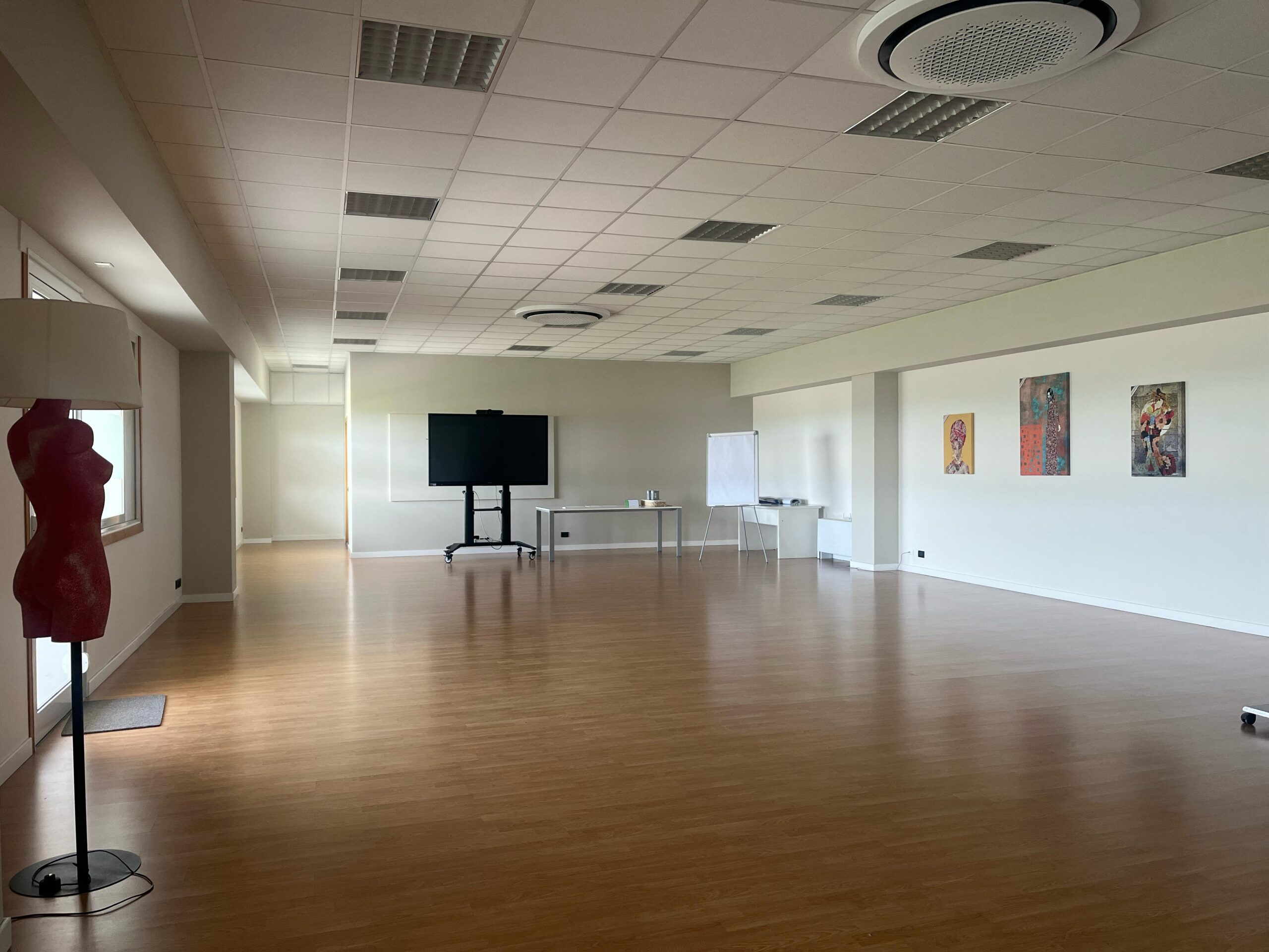 Sala privata presso Colorificio Promocolor 160 mq